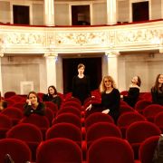 L'Enseble Silence Please tra la platea del Teatro Ciro Pinsuti