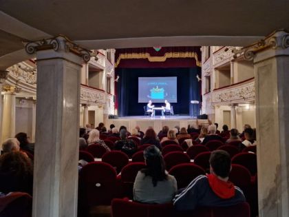 Stagione Teatrale Teatro Comunale Ciro Pinsuti: campagna abbonamenti fino al 27 Ottobre 2026 