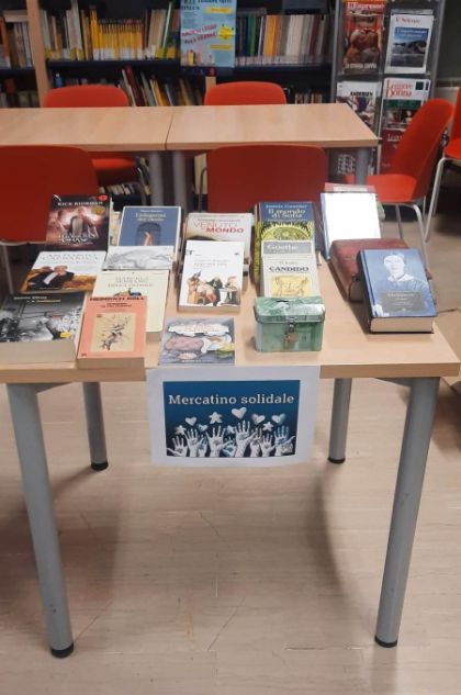 La Biblioteca Comunale di Sinalunga dona libri tramite un mercatino solidale, per promuovere la cultura della lettura e soste