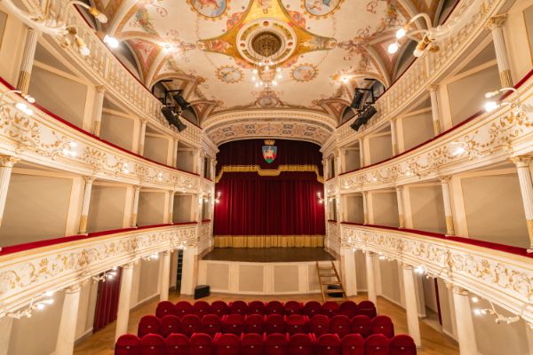Interno Teatro Ciro Pinsuti Interno Teatro Ciro Pinsuti